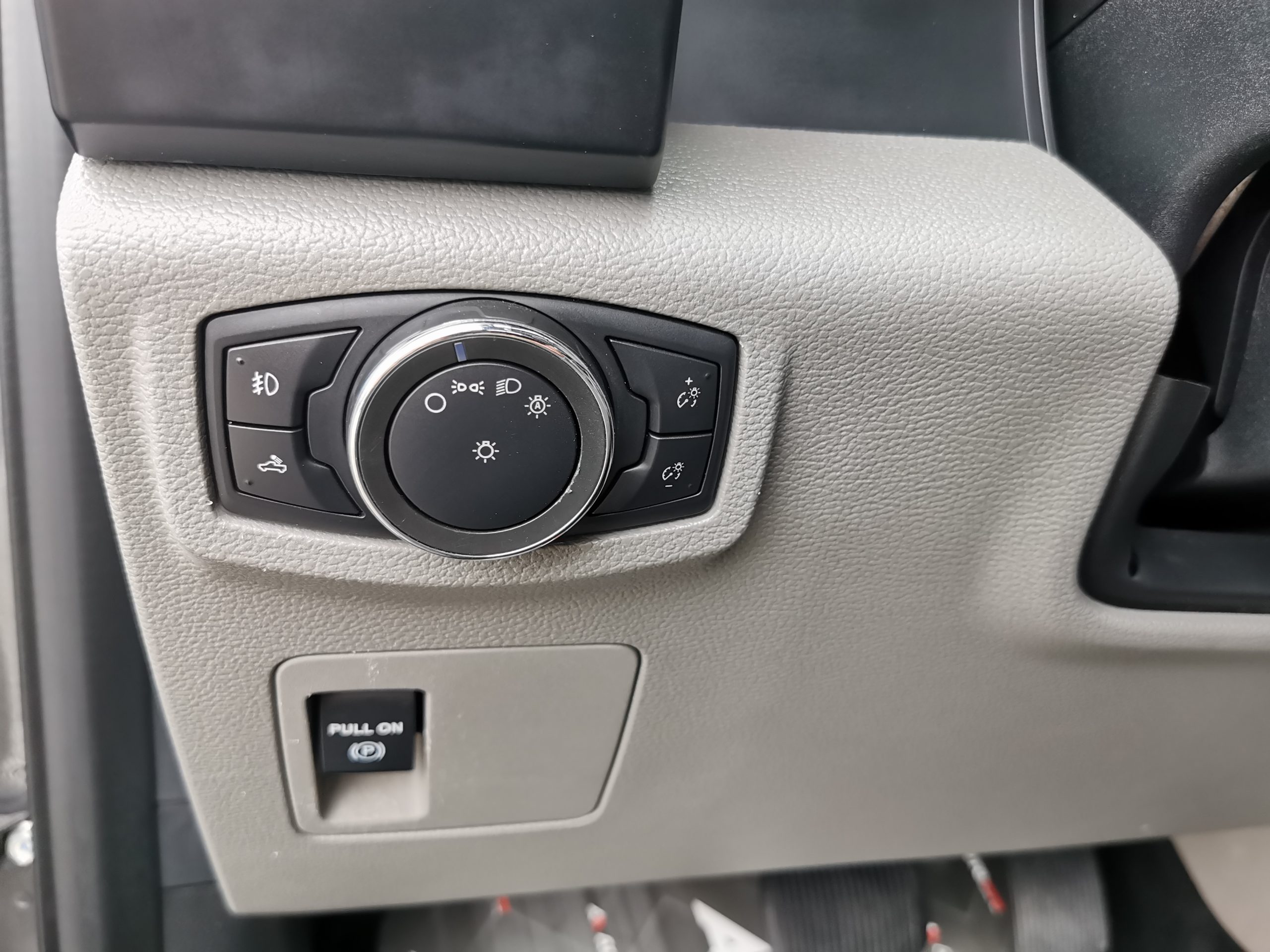 Ford F-150 4WD Super Cab