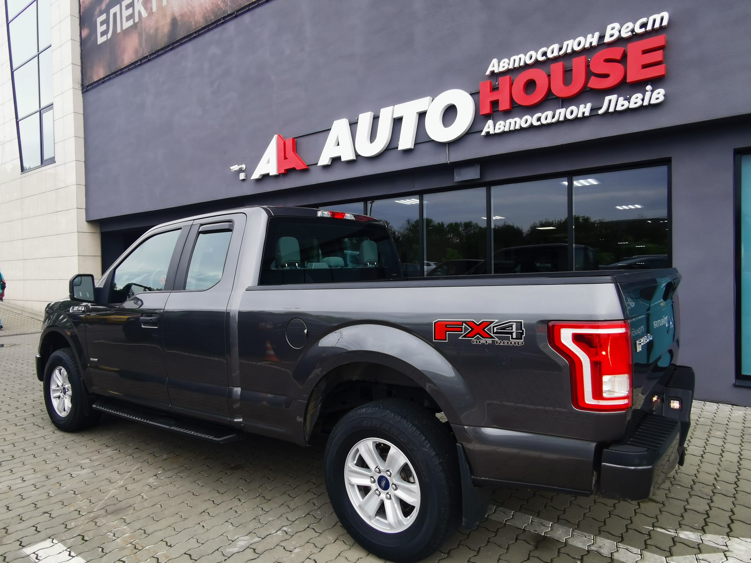 Ford F-150 4WD Super Cab