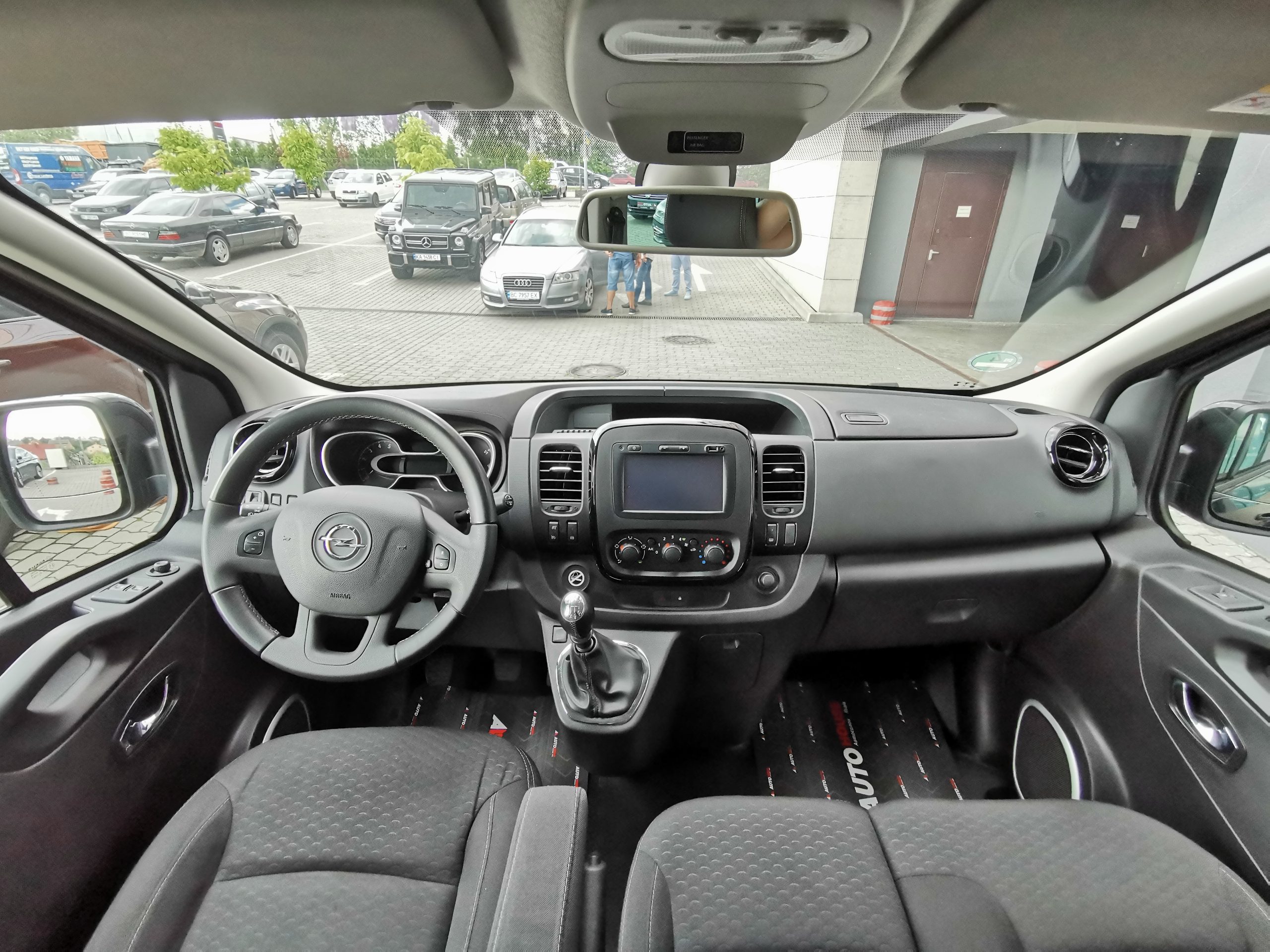 Opel Vivaro пасс. L2 H1