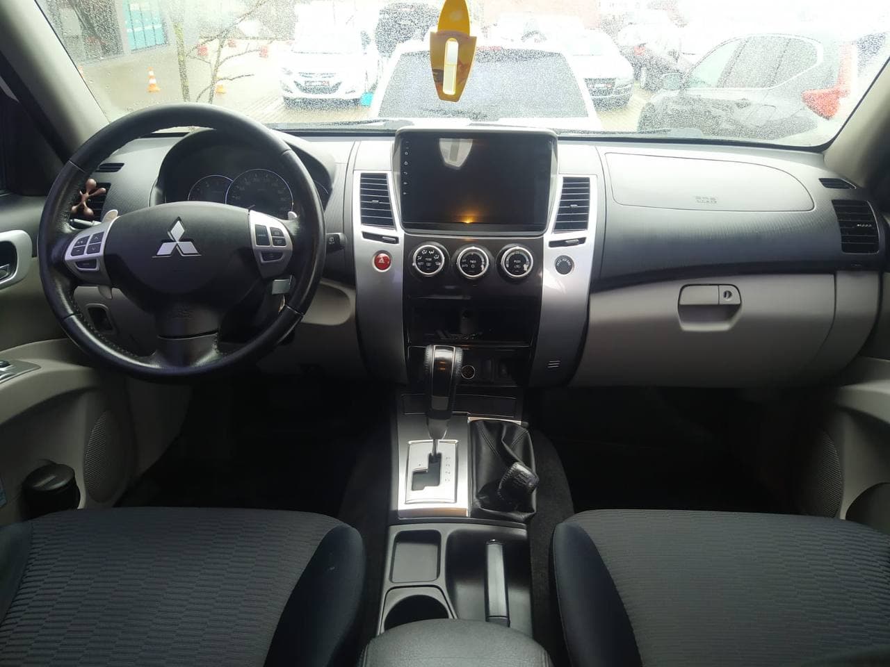 Mitsubishi Pajero Sport 4WD