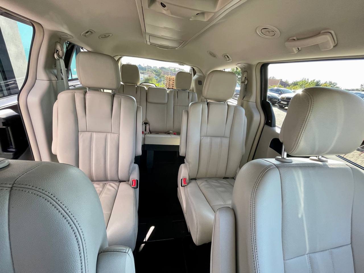 Chrysler Town & Country 2012