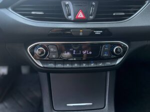 hyundai-i30-autohouse-west-13