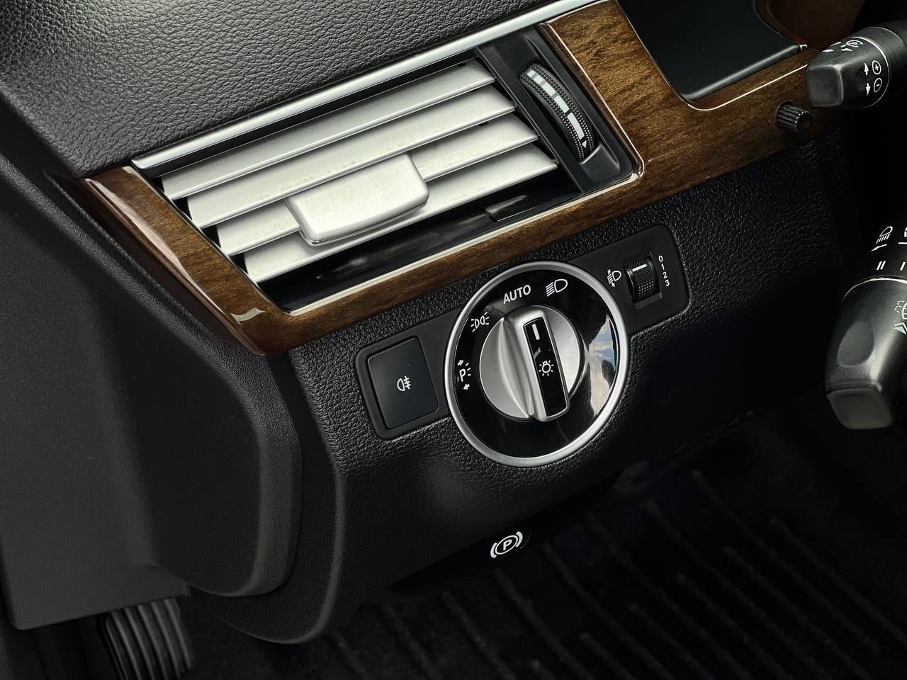 Mercedes-Benz E-Class 2012