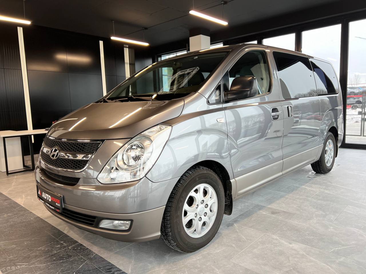 Hyundai H-1 2012