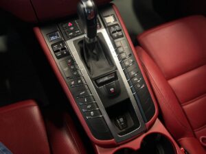 porsche-macan-autohouse-west-13