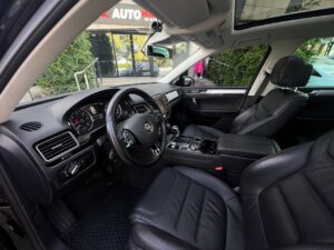 volkswagen-touareg-autohouse-west-13