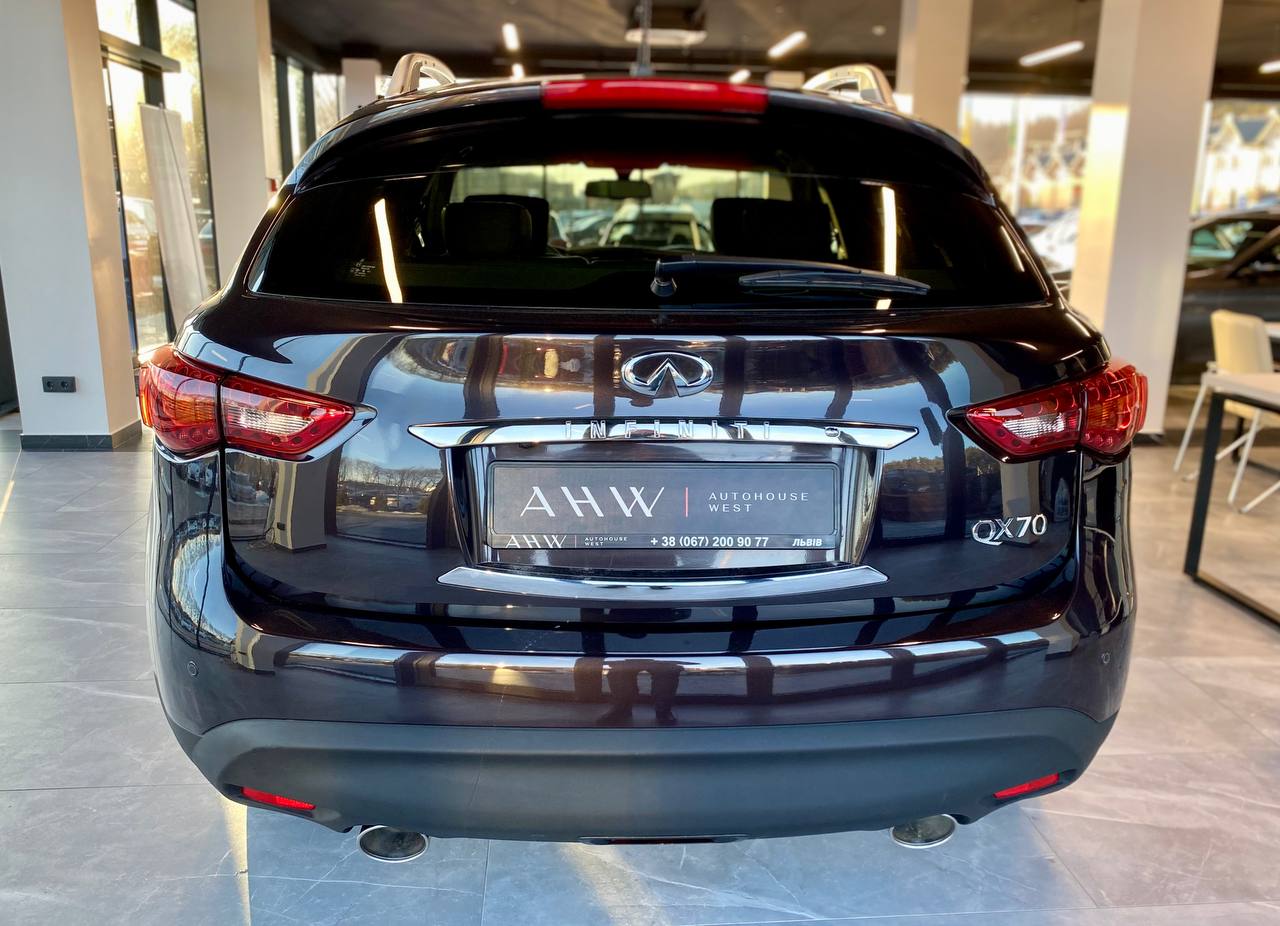 Infiniti QX70 2013