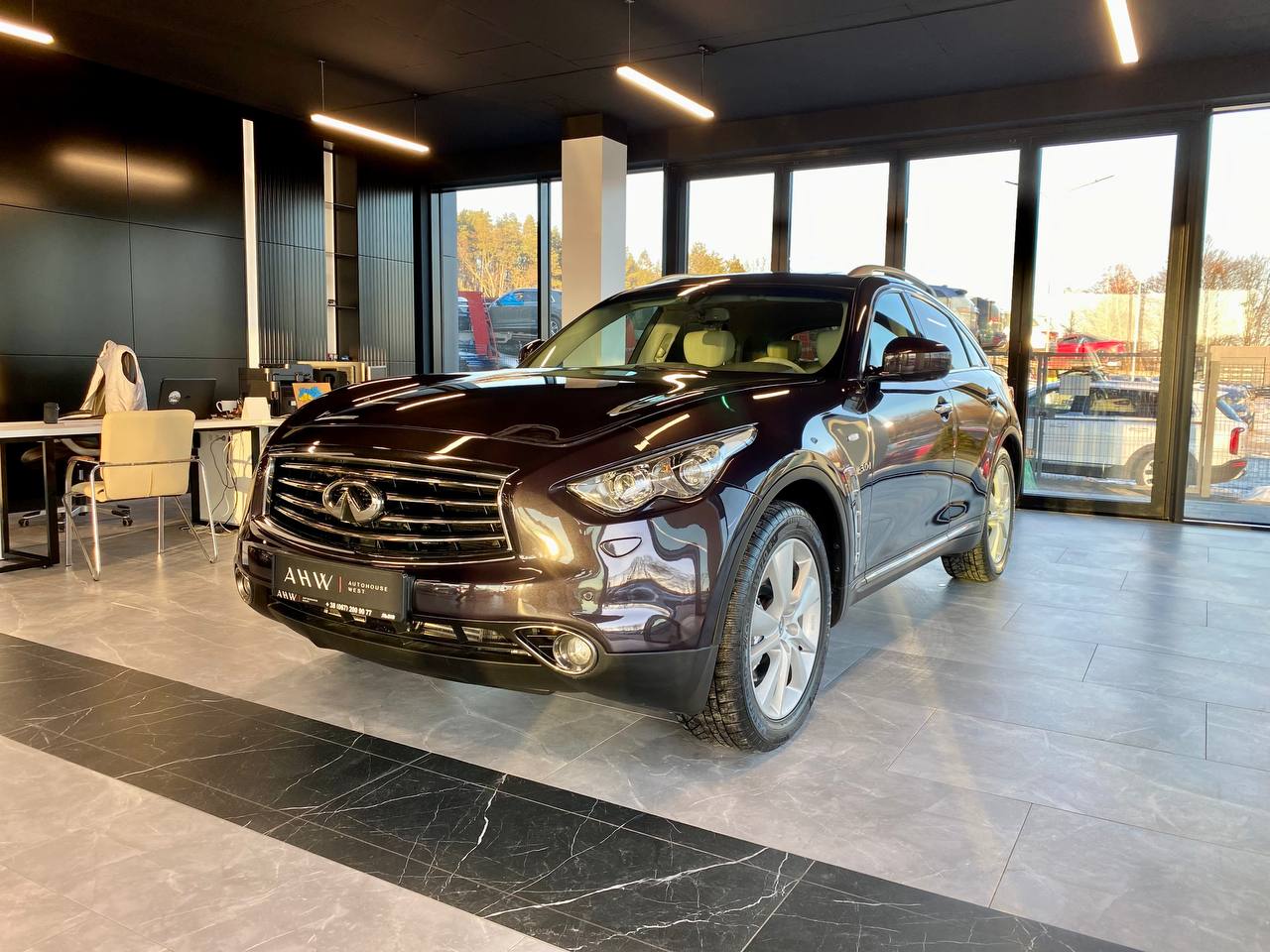 Infiniti QX70 2013
